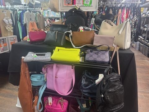 D&D Liquidators Sterling MA purses D&D Liquidators Sterling MA purses