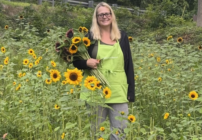 Kelly's Flower Brook Farm: Local Business Profile