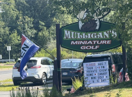 Mulligan's Mini Golf sign